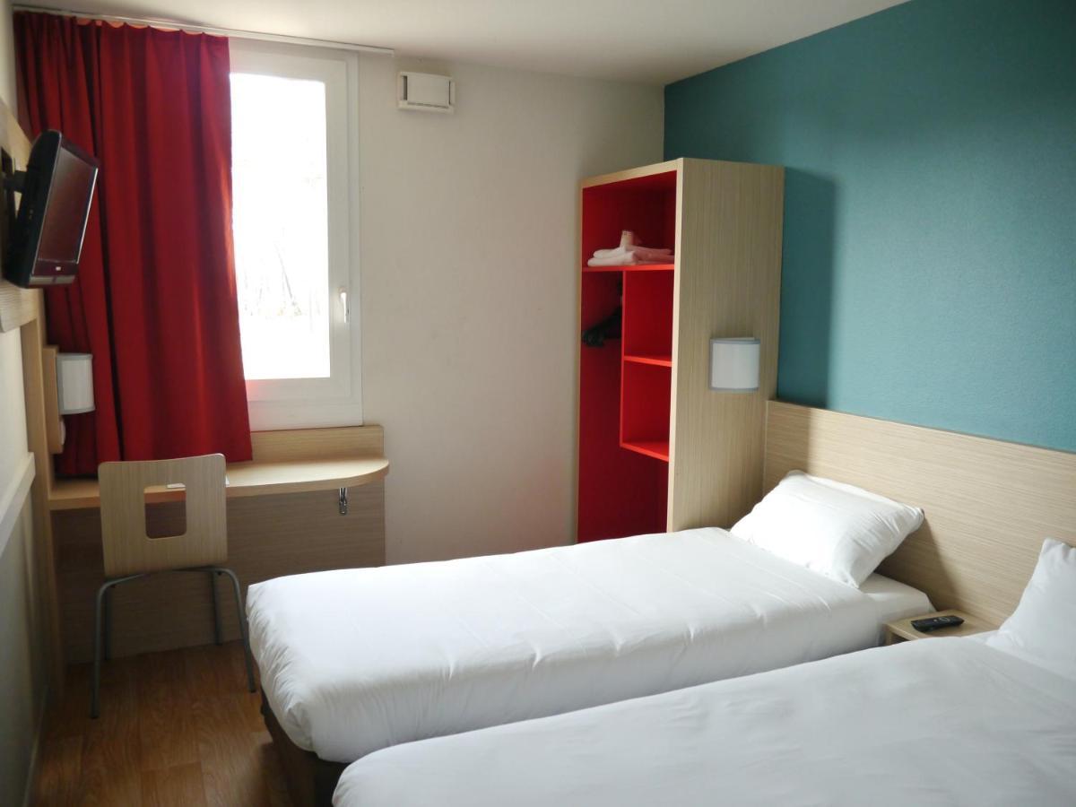 Kyriad Direct Mont De Marsan - St Avit Saint-Avit  Buitenkant foto