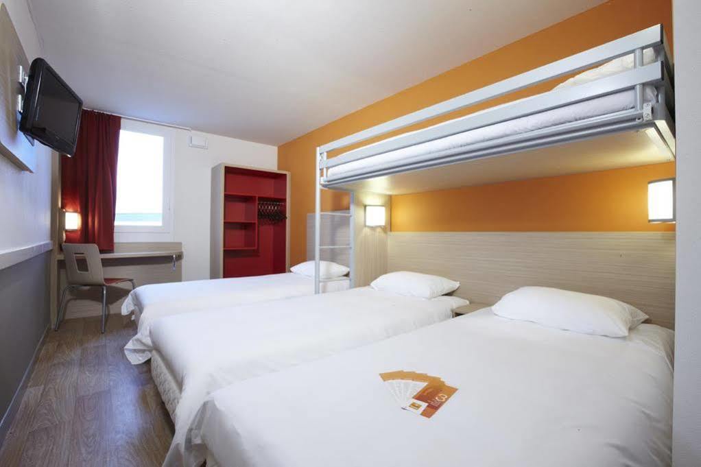 Kyriad Direct Mont De Marsan - St Avit Saint-Avit  Buitenkant foto
